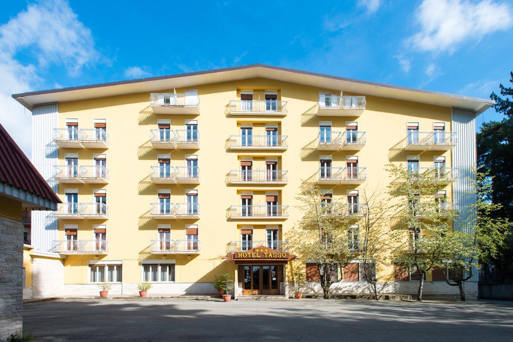 Hotel Tasso Camigliatello Silano Exterior photo