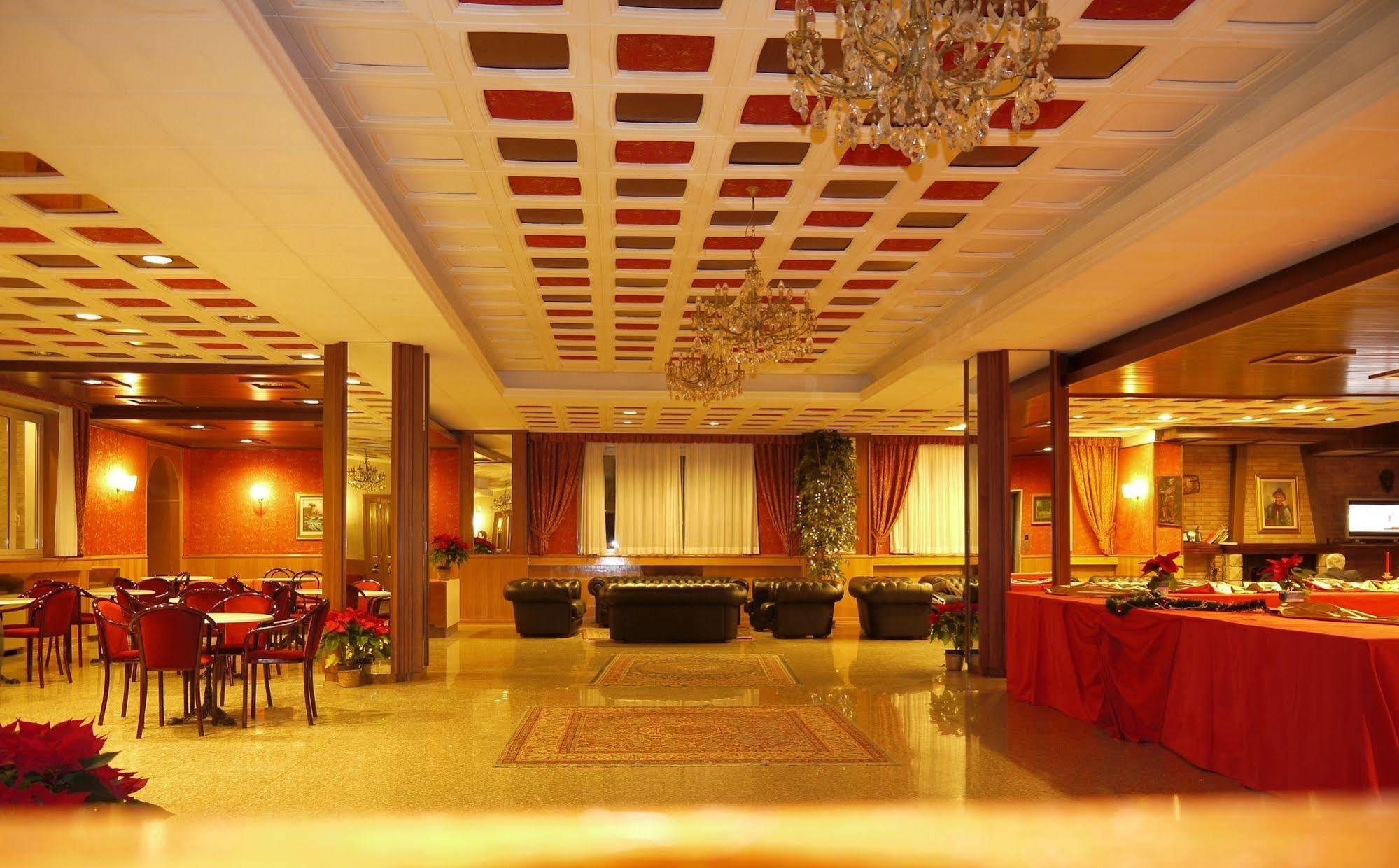 Hotel Tasso Camigliatello Silano Exterior photo