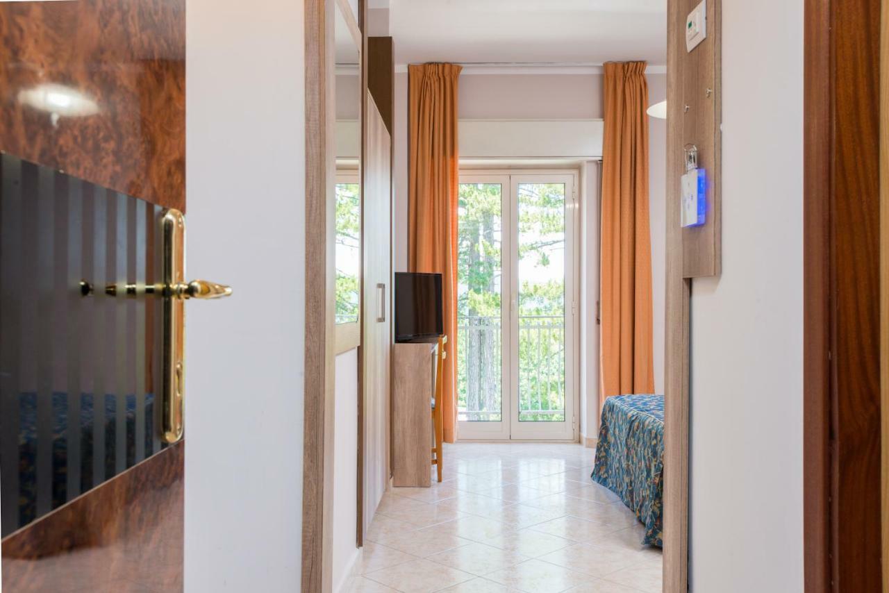 Hotel Tasso Camigliatello Silano Exterior photo