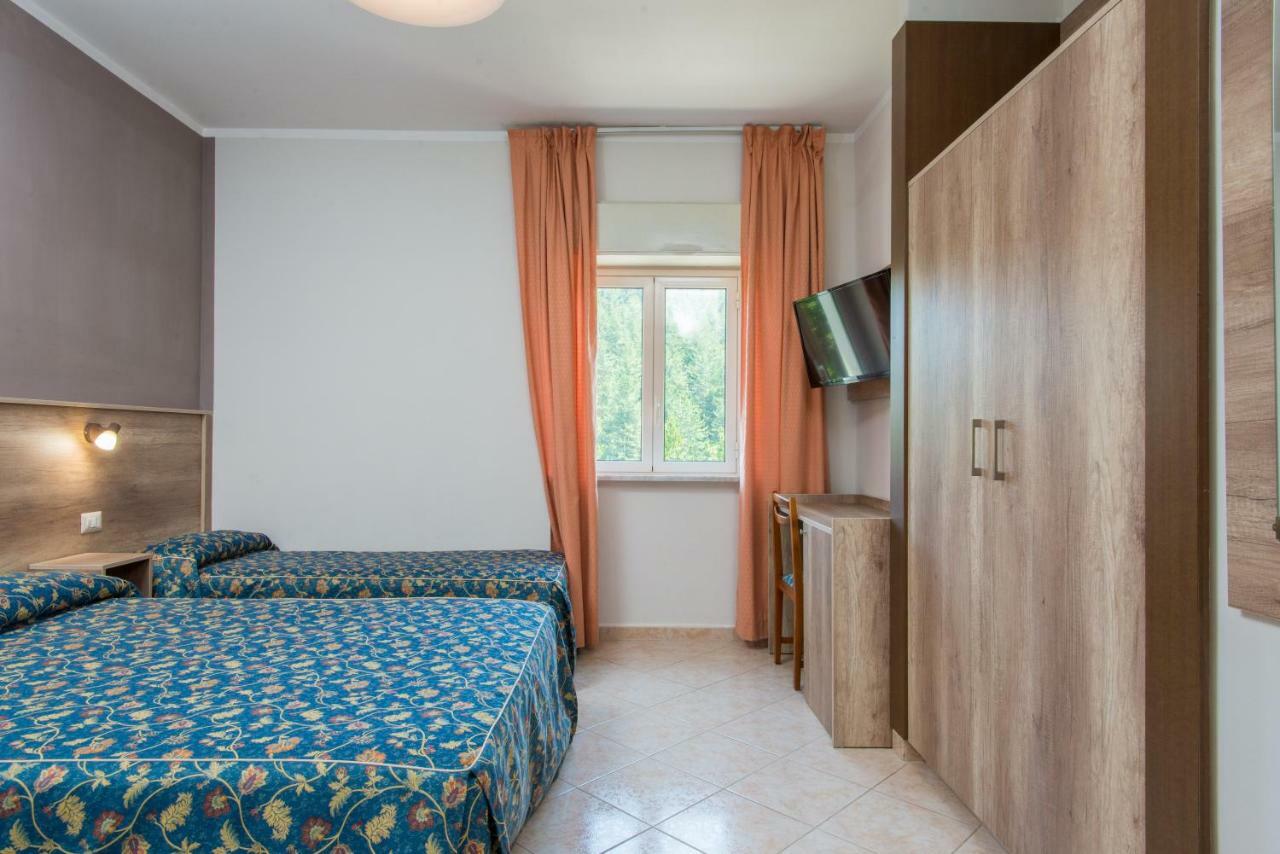 Hotel Tasso Camigliatello Silano Exterior photo